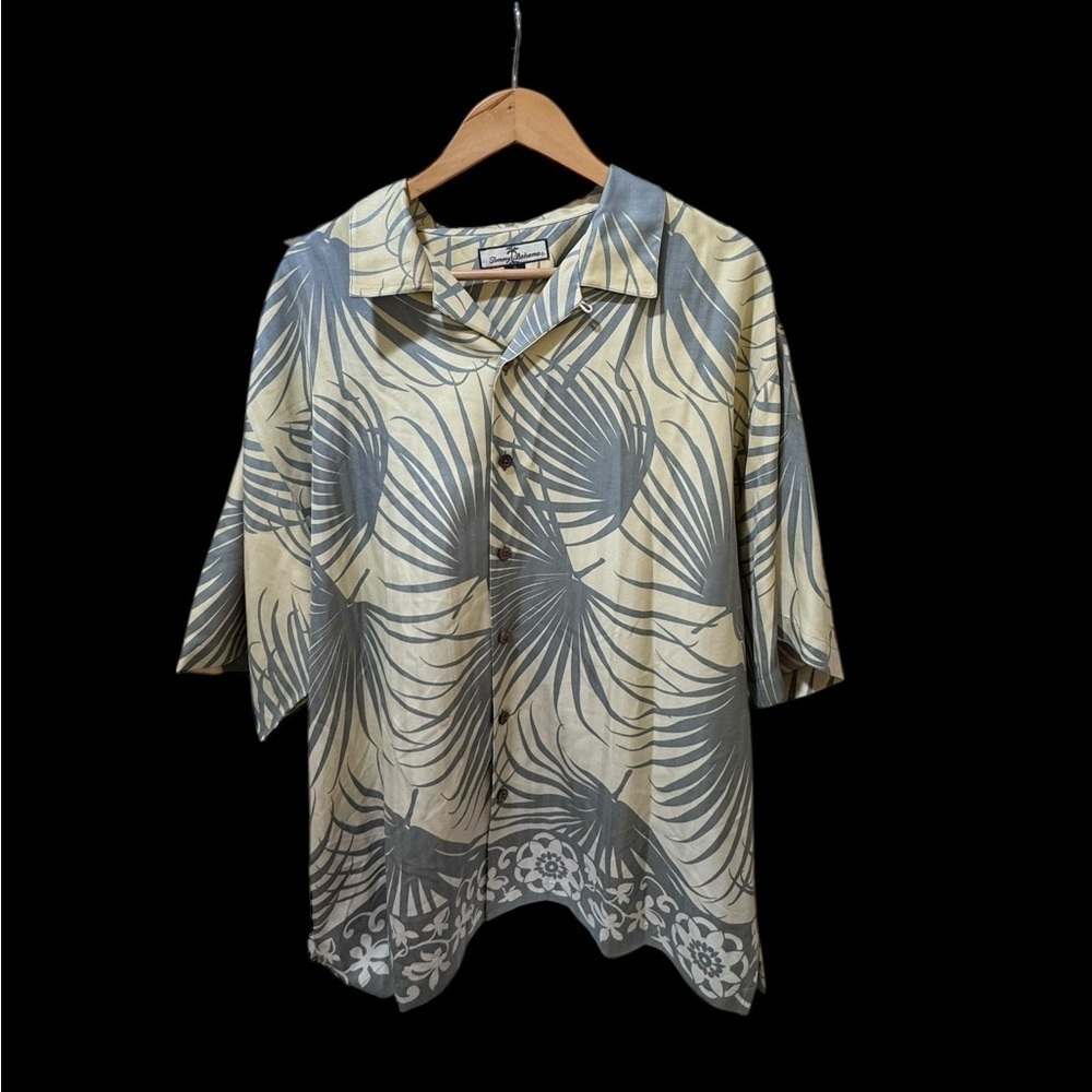 Tommy Bahama Original Fit Hawaiian Silk yellow and gray /wooden buttons XL (64)